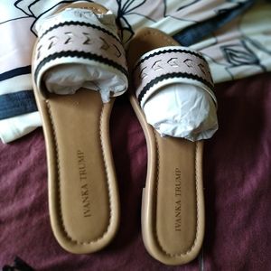 Ivanka Trump Itarina Leather slide 8 1/2